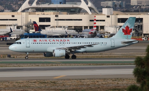 Air Canada Airbus A320-211 (C-FDRP) at  Los Angeles - International, United States