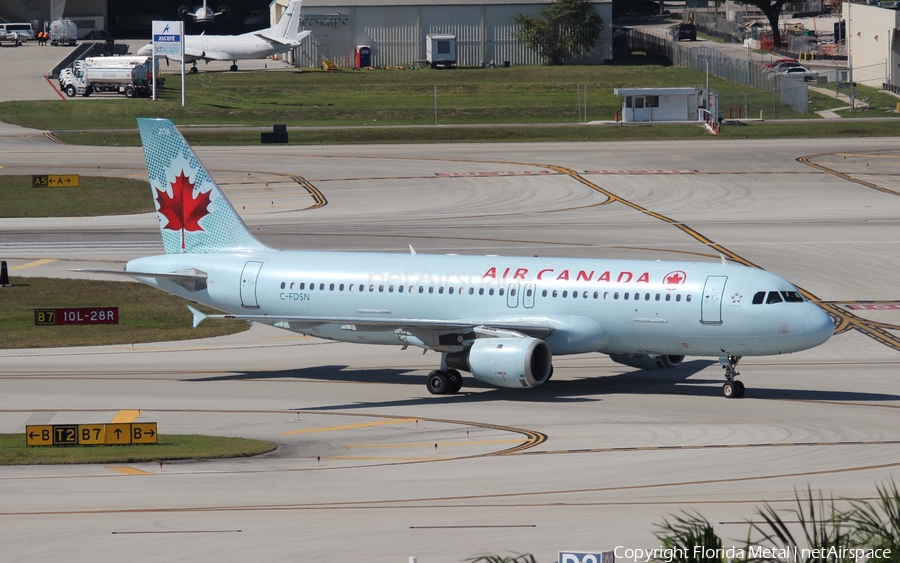 Air Canada Airbus A320-211 (C-FDSN) | Photo 557975