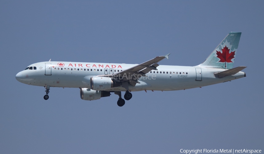Air Canada Airbus A320-211 (C-FDST) | Photo 557981