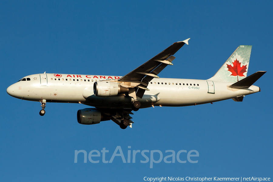 Air Canada Airbus A320-211 (C-FDSU) | Photo 127071