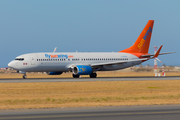 Sunwing Airlines Boeing 737-86Q (C-FEAK) at  Faro - International, Portugal