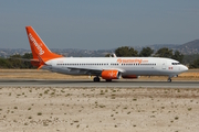 Sunwing Airlines Boeing 737-86Q (C-FEAK) at  Faro - International, Portugal
