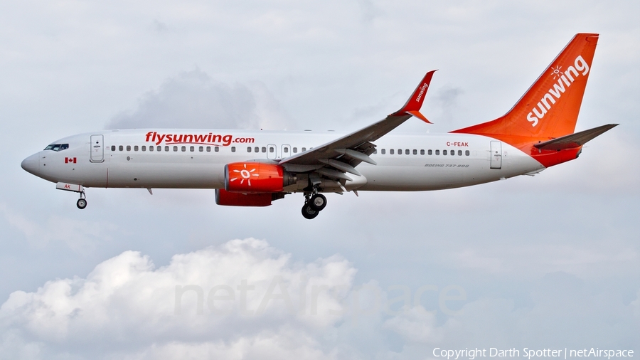 Sunwing Airlines Boeing 737-86Q (C-FEAK) | Photo 183836