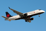 Air Canada Express (Sky Regional) Embraer ERJ-175SU (ERJ-170-200SU) (C-FEJC) at  Newark - Liberty International, United States