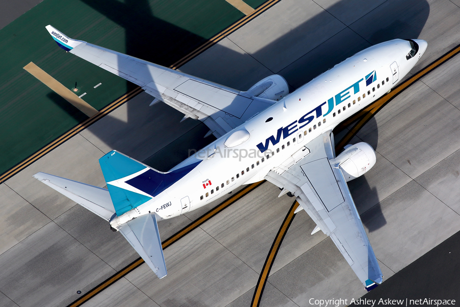 WestJet Boeing 737-7CT (C-FEWJ) | Photo 206081