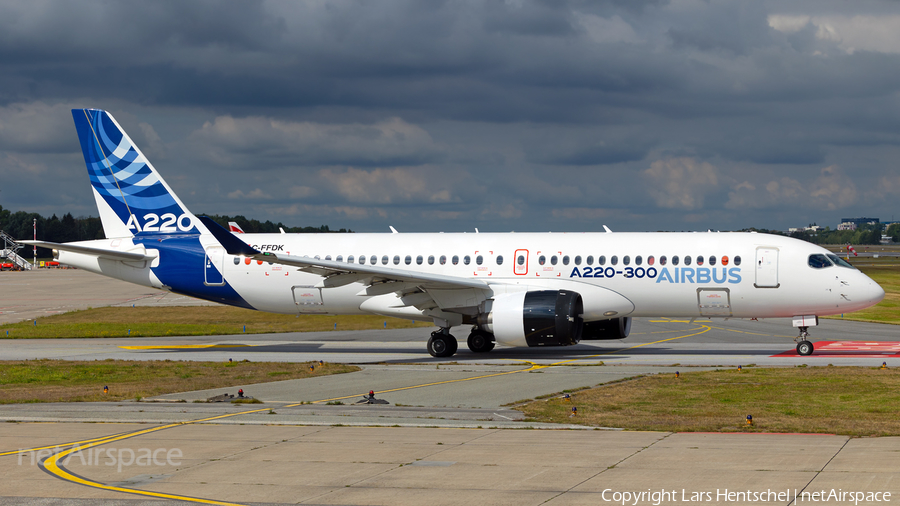 Airbus Industrie Airbus A220-300 (C-FFDK) | Photo 525910