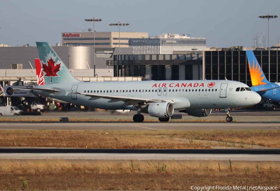 Air Canada Airbus A320-211 (C-FFWJ) | Photo 336713