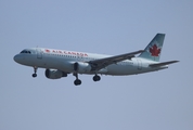 Air Canada Airbus A320-211 (C-FFWJ) at  Los Angeles - International, United States