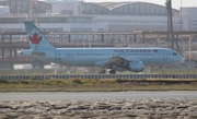 Air Canada Airbus A320-211 (C-FFWJ) at  San Francisco - International, United States