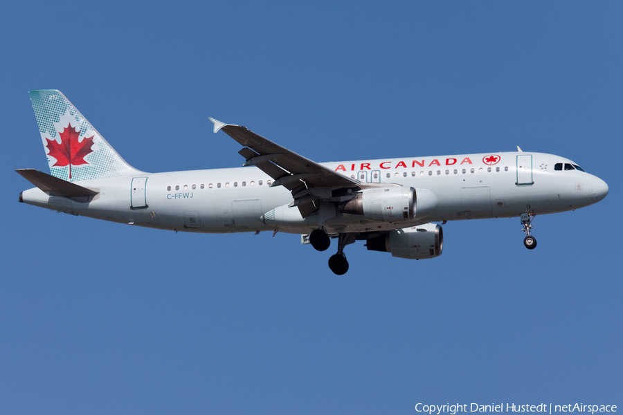 Air Canada Airbus A320-211 (C-FFWJ) | Photo 428265