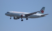 Air Canada Airbus A320-211 (C-FFWN) at  Los Angeles - International, United States