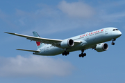 Air Canada Boeing 787-9 Dreamliner (C-FGDT) at  London - Heathrow, United Kingdom