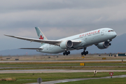Air Canada Boeing 787-9 Dreamliner (C-FGEO) at  Vancouver - International, Canada