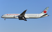 Canadian Airlines International Boeing 747-4F6 (C-FGHZ) at  London - Heathrow, United Kingdom