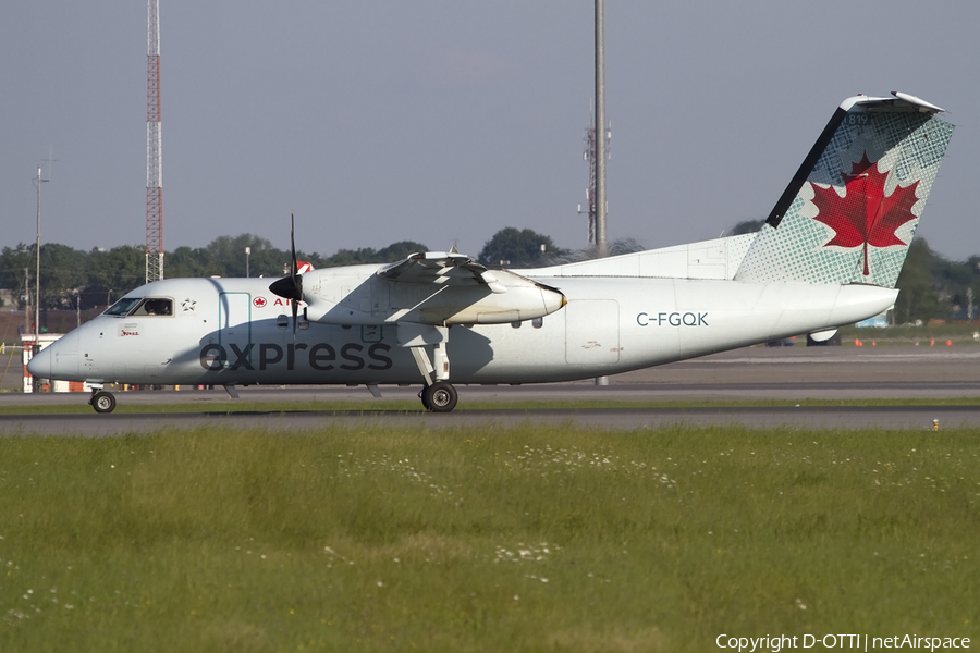 Air Canada Express (Jazz) de Havilland Canada DHC-8-102 (C-FGQK) | Photo 440308