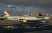 Air Canada Airbus A320-211 (C-FGYL) at  Montreal - Pierre Elliott Trudeau International (Dorval), Canada