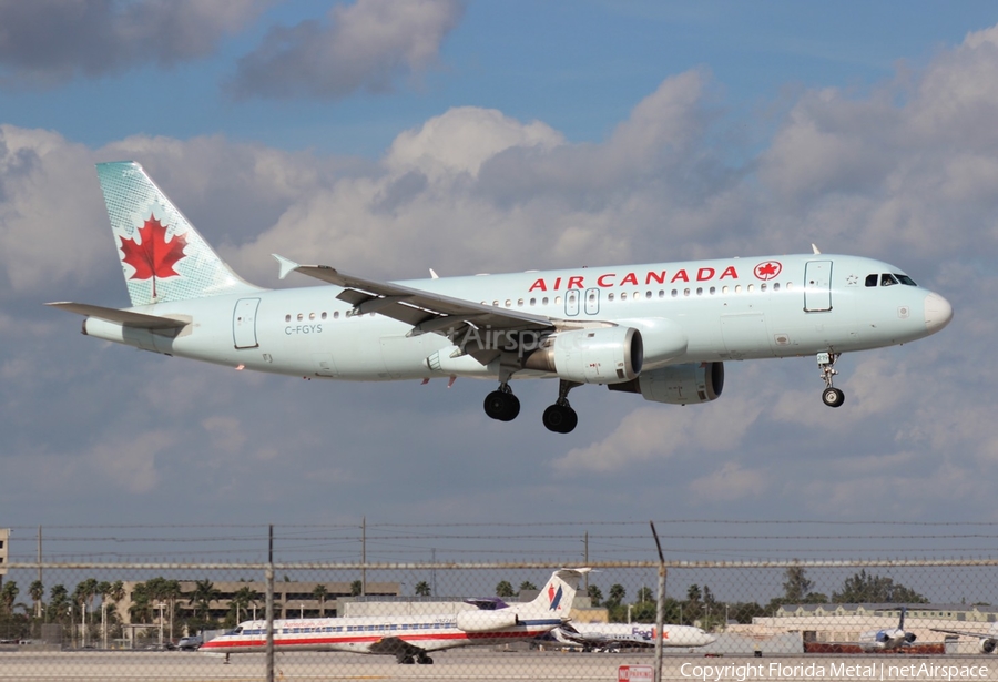 Air Canada Airbus A320-211 (C-FGYS) | Photo 558267