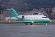 London Air Services Bombardier CL-600-2B16 Challenger 604 (C-FHYL) at  Kelowna - International, Canada