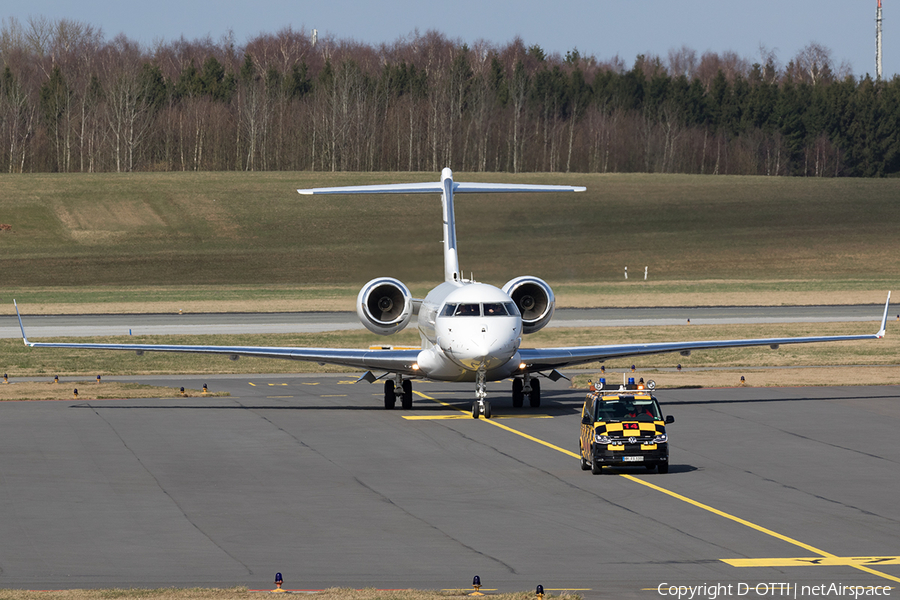 (Private) Bombardier BD-700-1A10 Global Express XRS (C-FIPX) | Photo 150152