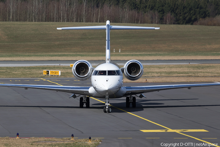 (Private) Bombardier BD-700-1A10 Global Express XRS (C-FIPX) | Photo 150153