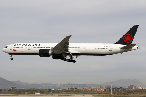 Air Canada Boeing 777-333(ER) (C-FITL) at  Barcelona - El Prat, Spain