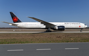 Air Canada Boeing 777-333(ER) (C-FITL) at  Frankfurt am Main, Germany