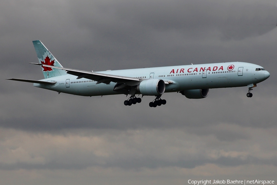 Air Canada Boeing 777-333(ER) (C-FITU) | Photo 185539