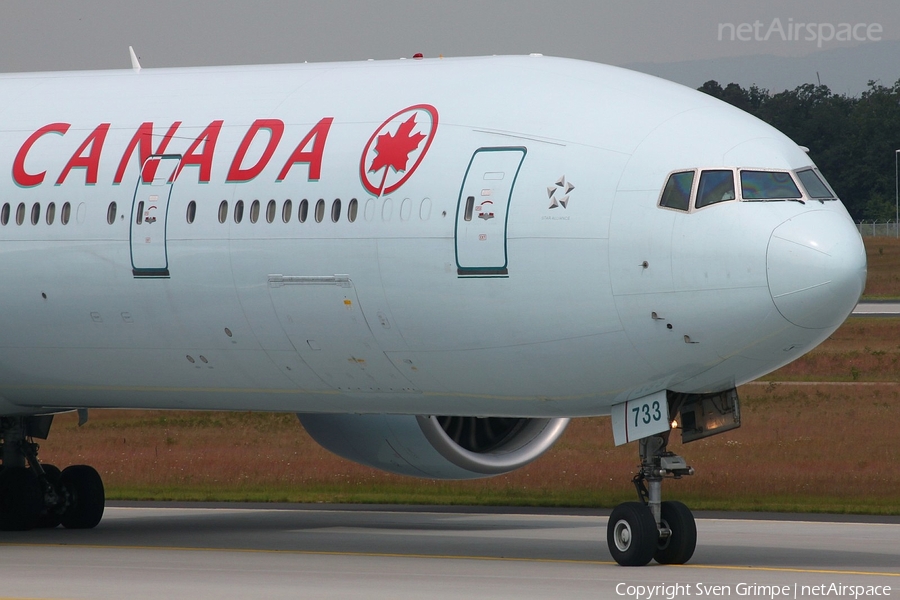 Air Canada Boeing 777-333(ER) (C-FITW) | Photo 38330