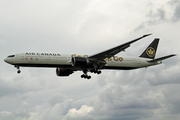 Air Canada Boeing 777-333(ER) (C-FITW) at  London - Heathrow, United Kingdom