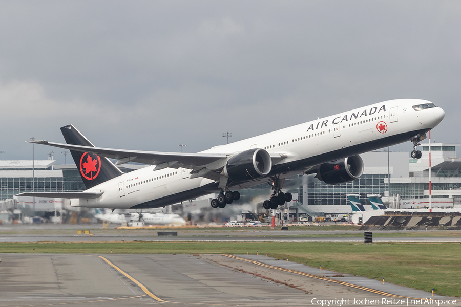 Air Canada Boeing 777-333(ER) (C-FITW) | Photo 270401
