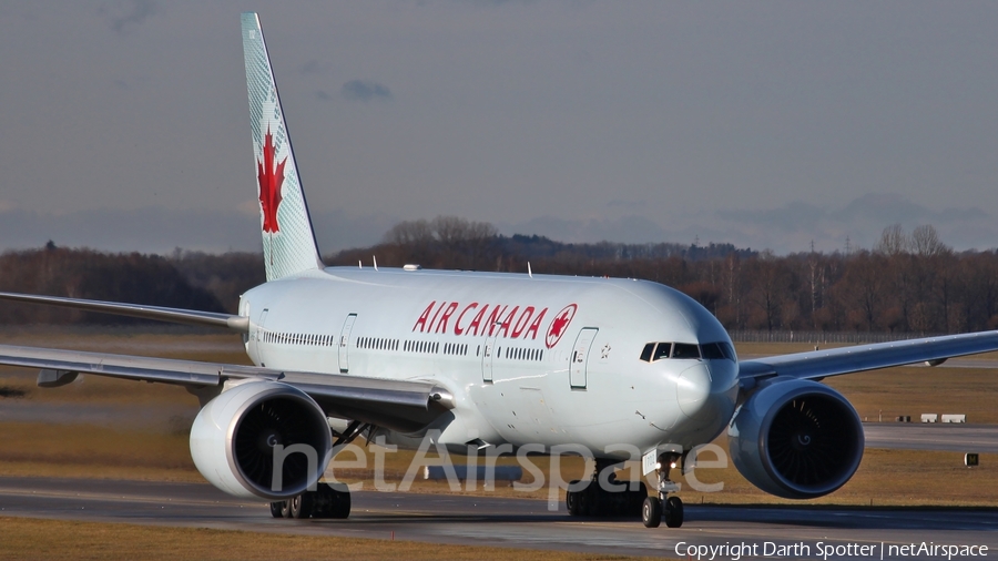 Air Canada Boeing 777-233(LR) (C-FIUF) | Photo 213405