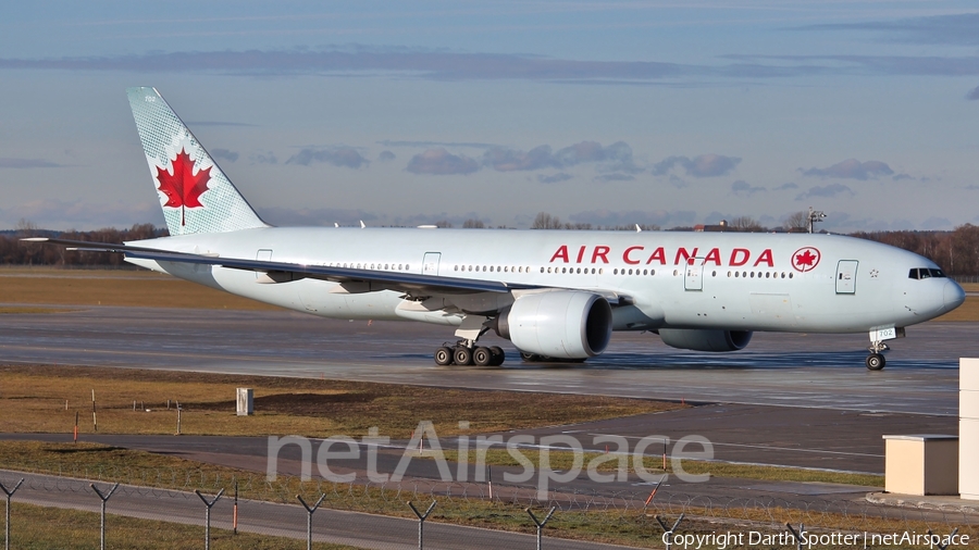 Air Canada Boeing 777-233(LR) (C-FIUF) | Photo 213408