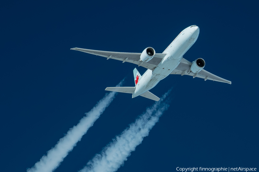 Air Canada Boeing 777-233(LR) (C-FIUF) | Photo 537571