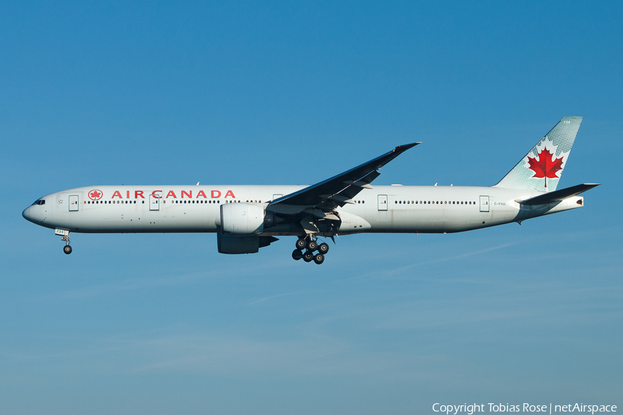 Air Canada Boeing 777-333(ER) (C-FIUL) | Photo 300753