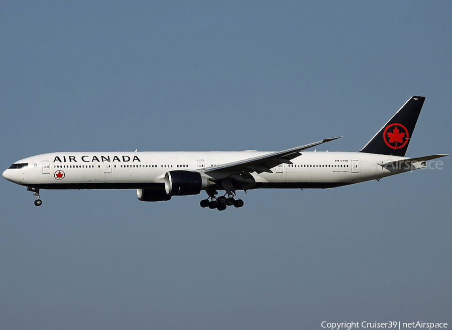 Air Canada Boeing 777-333(ER) (C-FIUR) | Photo 537332