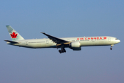 Air Canada Boeing 777-333(ER) (C-FIUR) at  Frankfurt am Main, Germany