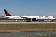 Air Canada Boeing 777-333(ER) (C-FIUR) at  Frankfurt am Main, Germany