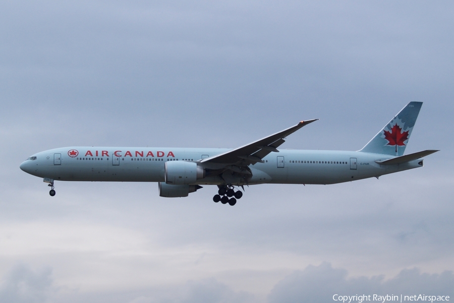 Air Canada Boeing 777-333(ER) (C-FIUR) | Photo 611161