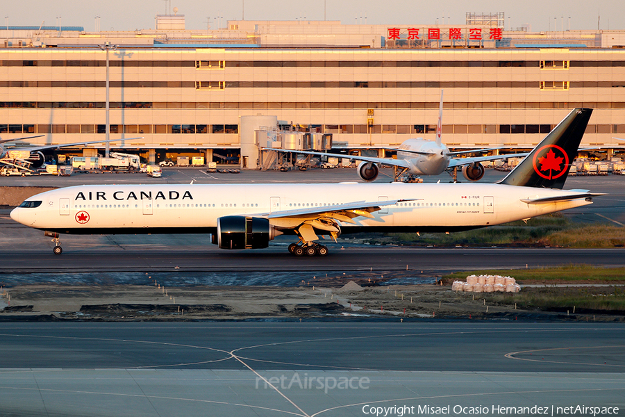 Air Canada Boeing 777-333(ER) (C-FIUR) | Photo 359579