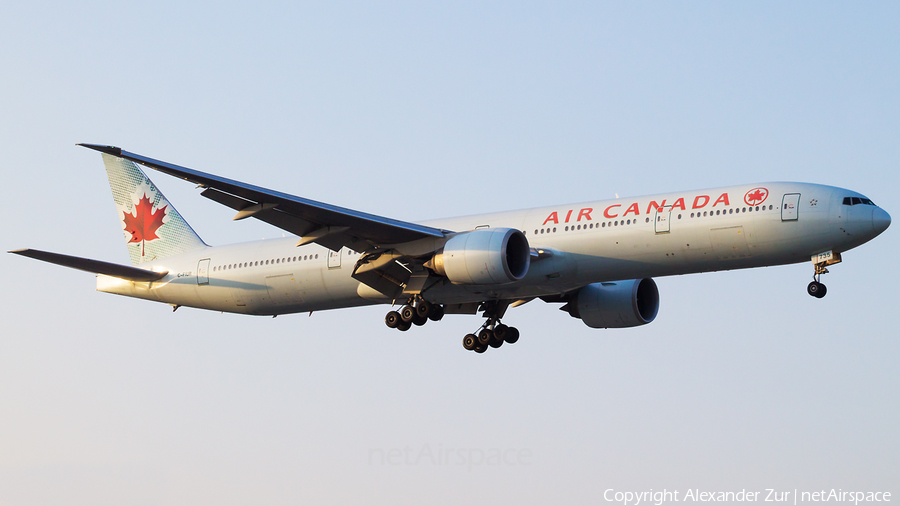 Air Canada Boeing 777-333(ER) (C-FIUR) | Photo 466585