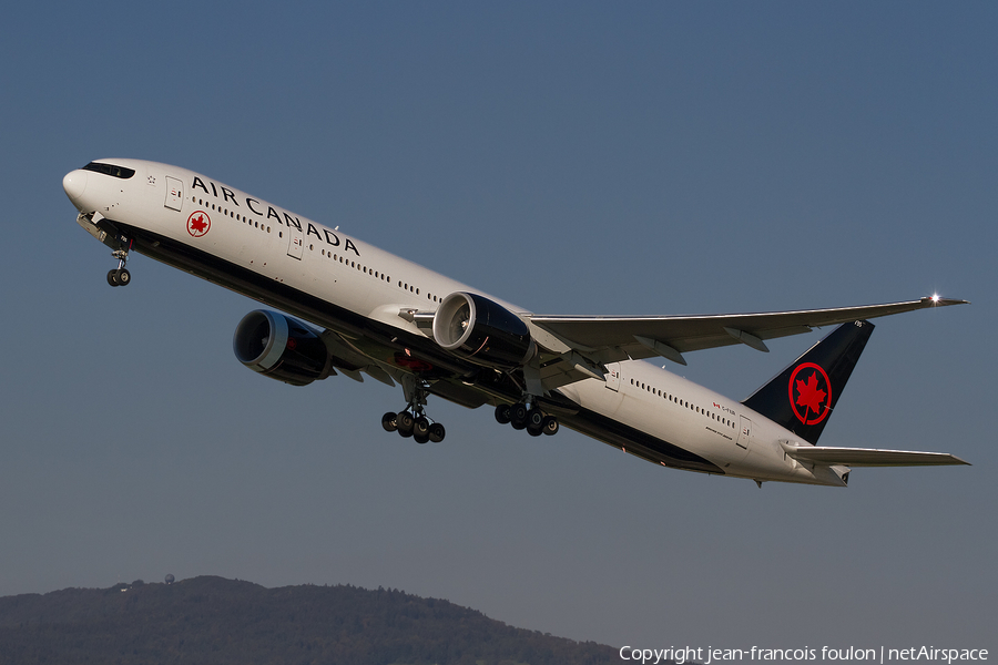 Air Canada Boeing 777-333(ER) (C-FIUR) | Photo 266421