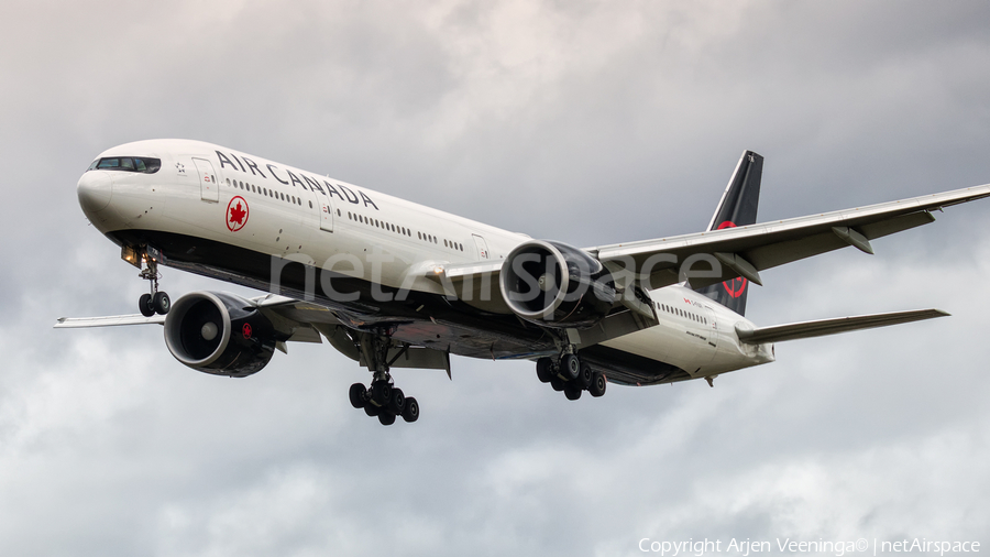 Air Canada Boeing 777-333(ER) (C-FIUV) | Photo 379711