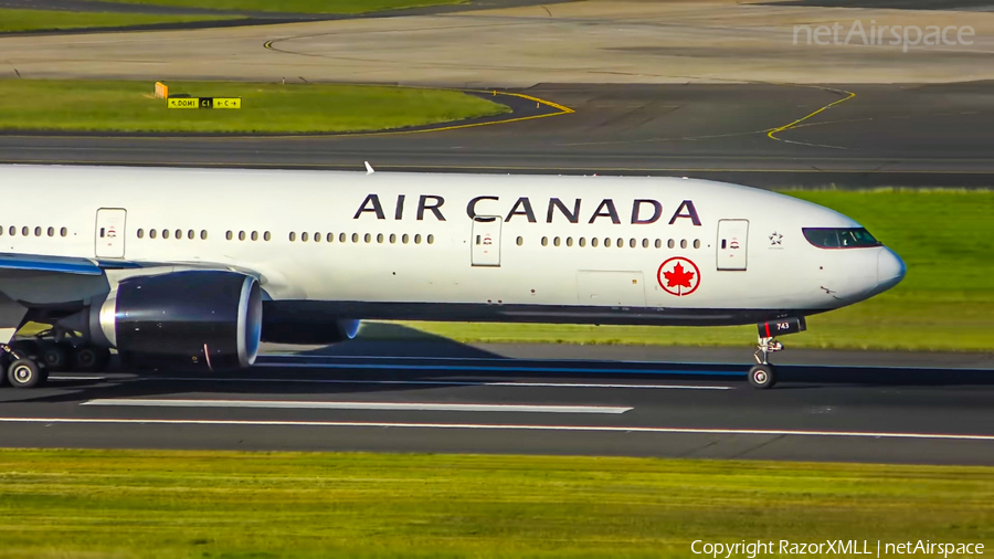 Air Canada Boeing 777-333(ER) (C-FIUV) | Photo 459780