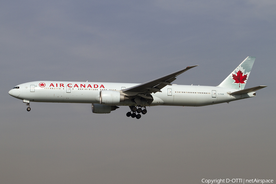 Air Canada Boeing 777-333(ER) (C-FIUW) | Photo 395353