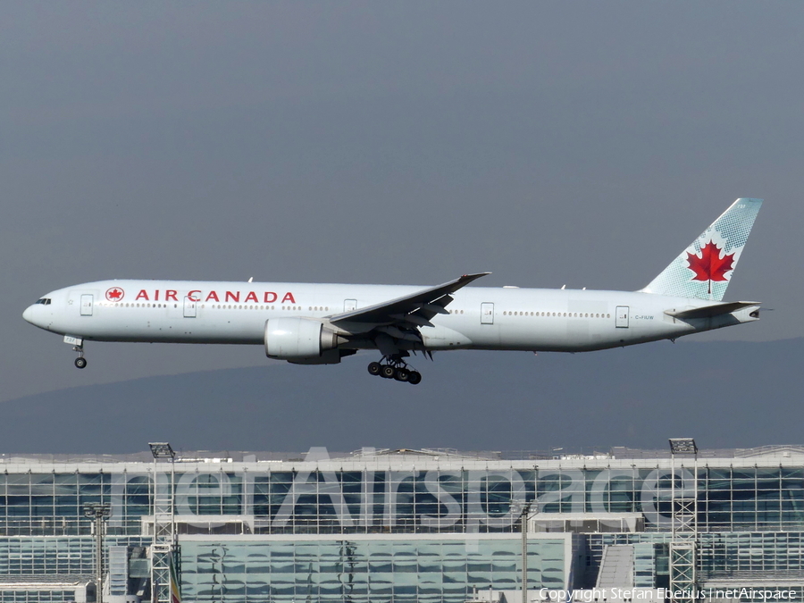 Air Canada Boeing 777-333(ER) (C-FIUW) | Photo 432117