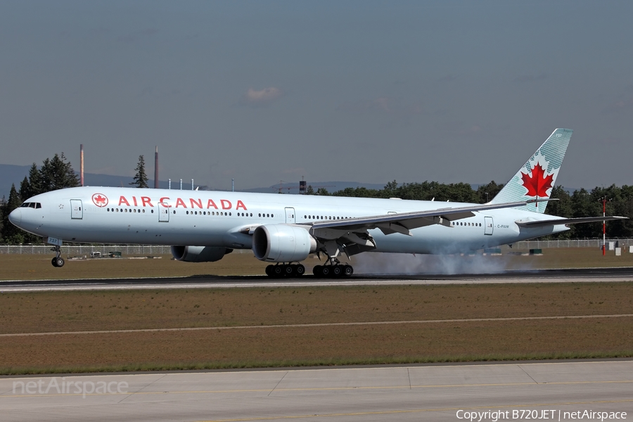 Air Canada Boeing 777-333(ER) (C-FIUW) | Photo 76332