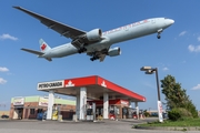 Air Canada Boeing 777-333(ER) (C-FIVQ) at  Toronto - Pearson International, Canada