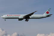 Air Canada Boeing 777-333(ER) (C-FIVW) at  Vancouver - International, Canada