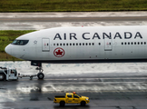 Air Canada Boeing 777-333(ER) (C-FIVX) at  Sao Paulo - Guarulhos - Andre Franco Montoro (Cumbica), Brazil