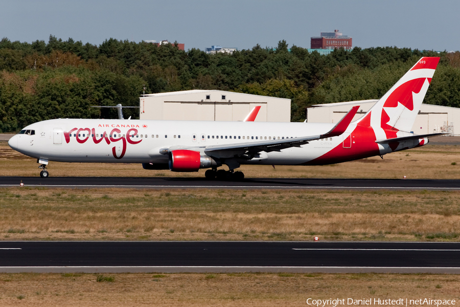 Air Canada Rouge Boeing 767-33A(ER) (C-FIYA) | Photo 425277